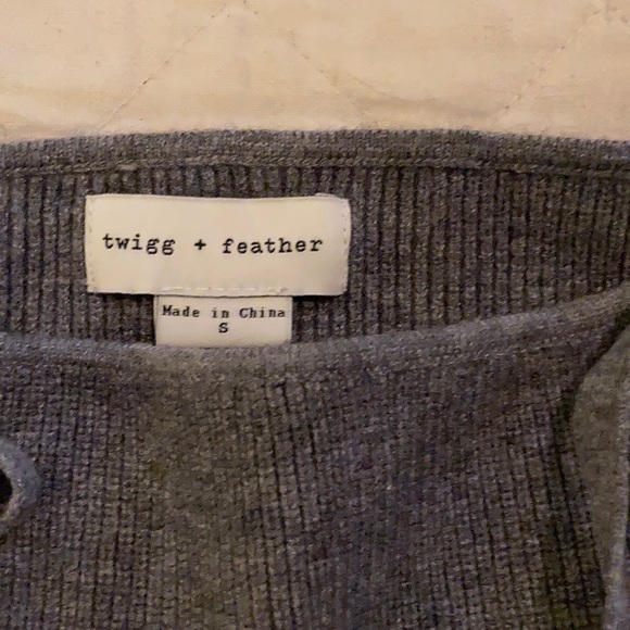 Gray tight knit sweater - Picture 2 of 4